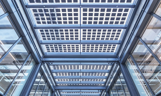 Le panneau solaire gâché modelé clair courbent verre photovoltaïque pour la caractéristique de module de BIPV