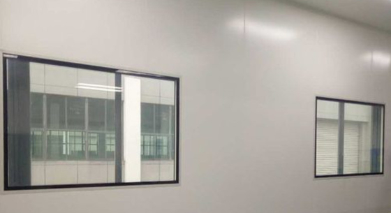 La décompression a fixé l'observation propre en verre de laboratoire de fenêtre
