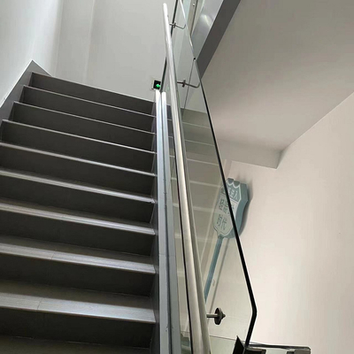 Vintage Design Glace Escalier Manche Barricades en poudre enduit / poli / brossé / finition anodisée