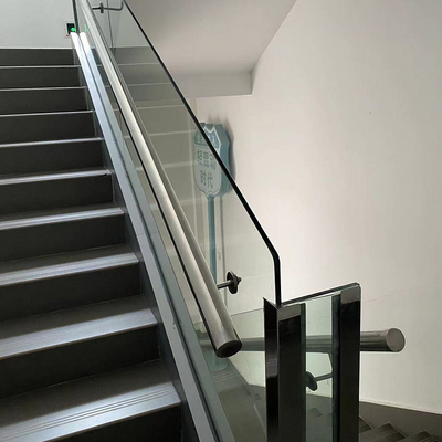 Vintage Design Glace Escalier Manche Barricades en poudre enduit / poli / brossé / finition anodisée