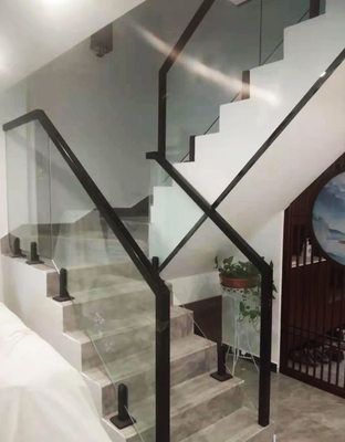 900 mm 1100 mm manches d'escalier avec des couleurs de verre ultra-clares pour des performances durables