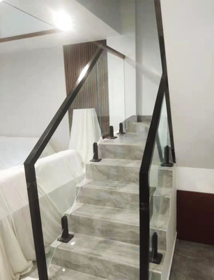 900 mm 1100 mm manches d'escalier avec des couleurs de verre ultra-clares pour des performances durables