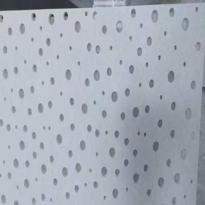 Conductivité thermique 0,16 W/MK et carreaux de plafond flexibles pour la décoration intérieure