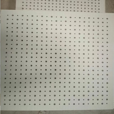 Plafond de faux carreaux de plâtre en plâtre en plâtre en plâtre recouvert de papier peint à l'arrière et à la surface