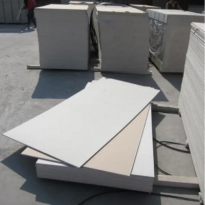 Planches de plafond en gypse rectangulaires faciles à fixer à vis pour toute installation