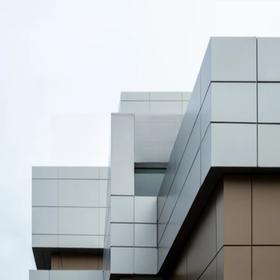 Résistance à la flexion élevée ≥ 100 Mpa revêtement métallique en aluminium avec noyau PE non toxique
