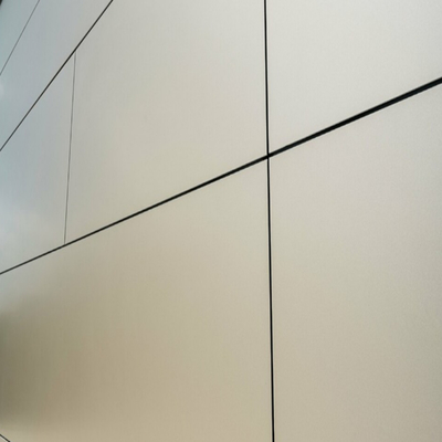 Résistance à la flexion élevée ≥ 100 Mpa revêtement métallique en aluminium avec noyau PE non toxique