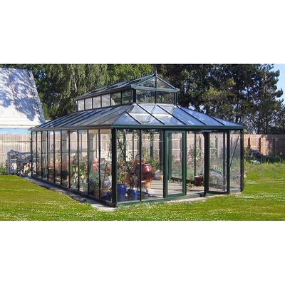 Chambre solaire avec revêtement de toit polygone