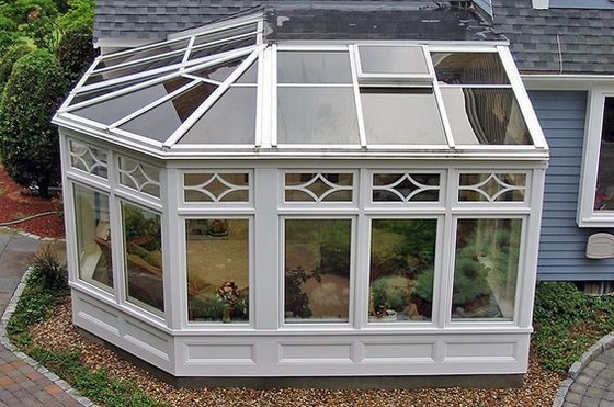 Taille personnalisée Petite salle de verre 4 saisons Chambre de jardin d'hiver Chambre de soleil en aluminium en gris