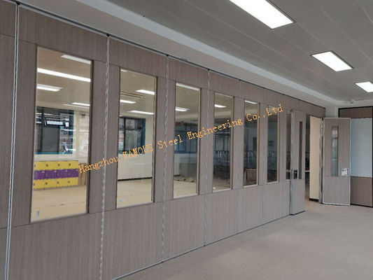 Cloisons de séparation en verre de bien mobilier du pliage 3000mm de salle de classe, séparation en aluminium accrochante en verre de cadre de yoga d'écran de porte